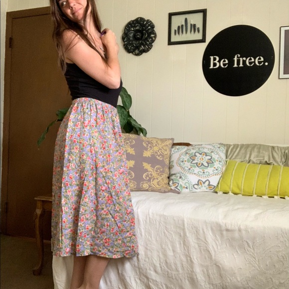 VTG Nikki lavender floral midi skirt - Picture 5 of 10